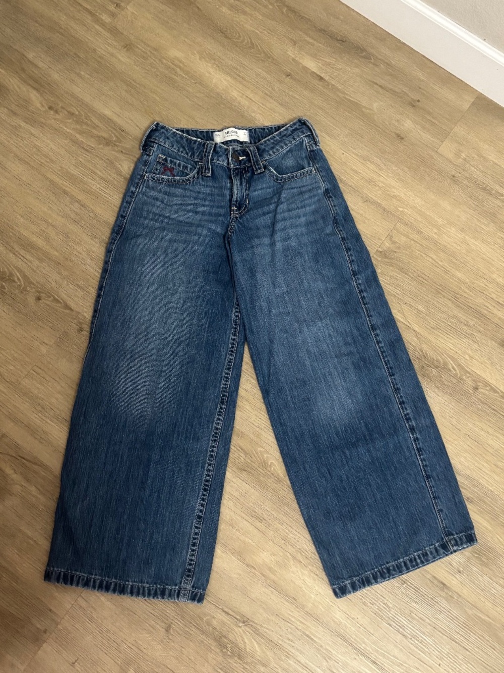 Hollister Jeans size 24 cherry on pocket